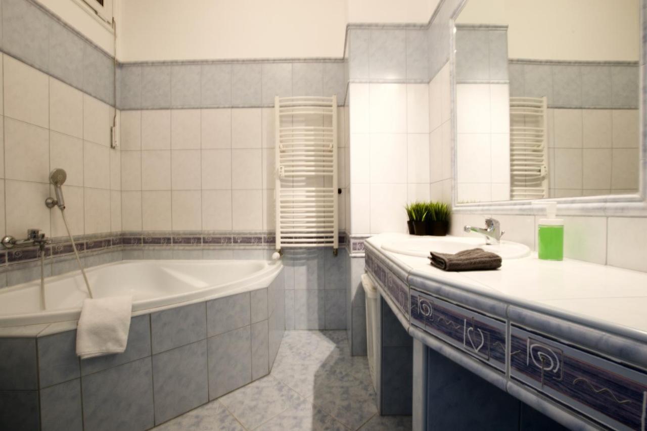 Standard Apartment By Hi5 - Tatra Street Budapest Ngoại thất bức ảnh